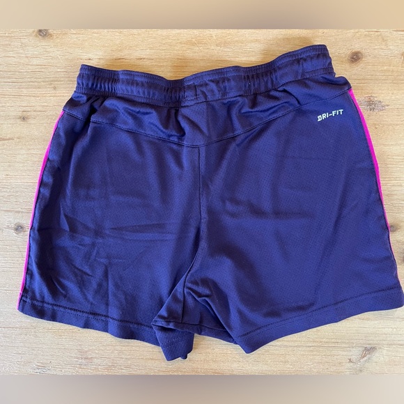 Nike Dri-fit mesh shorts - Picture 2 of 3